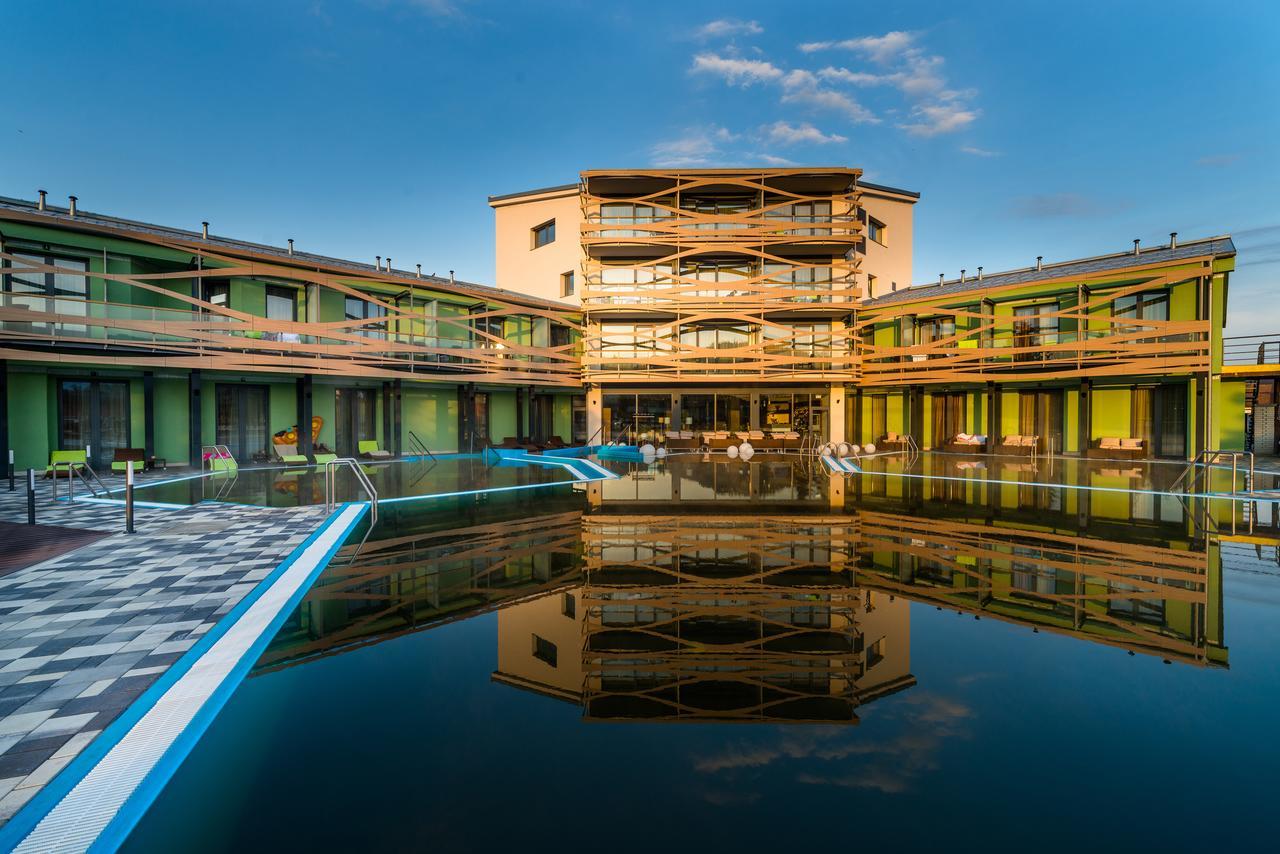 Hotel Galeria Thermal Besenova Exterior photo